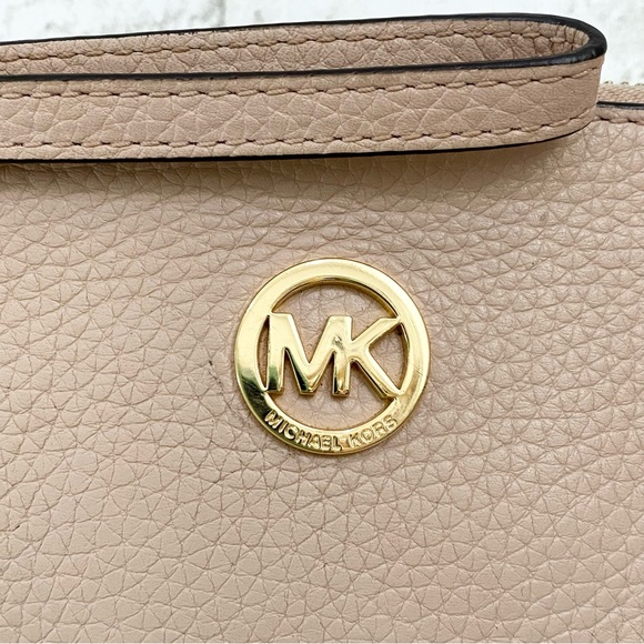 Michael Kors Blush Pink Nude Beige Large Zip Clutch Wallet Wristlet - Picture 9 of 9
